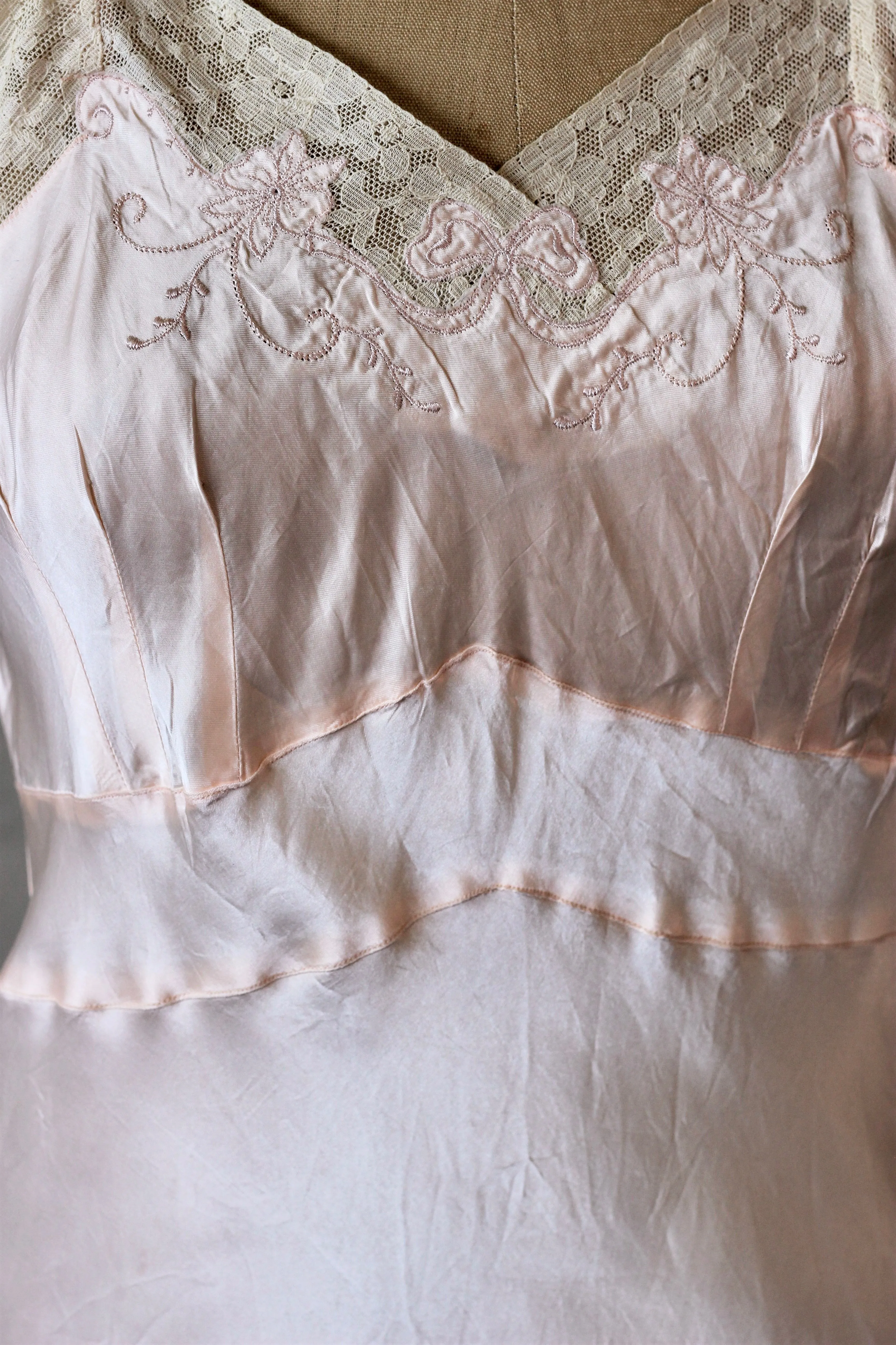 1930s 1940s Vintage Light Pink Silk Slip Dress//Size S