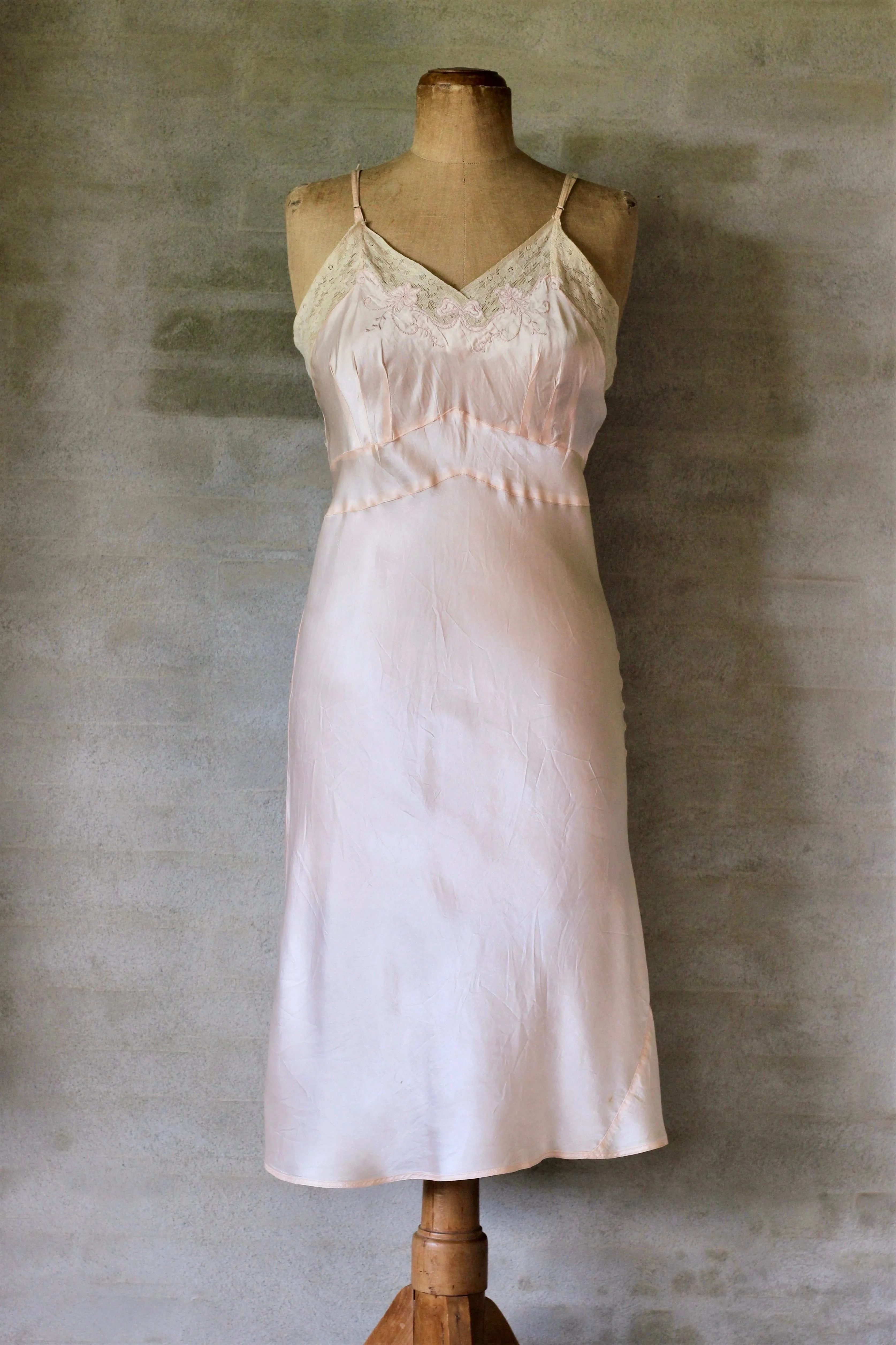 1930s 1940s Vintage Light Pink Silk Slip Dress//Size S