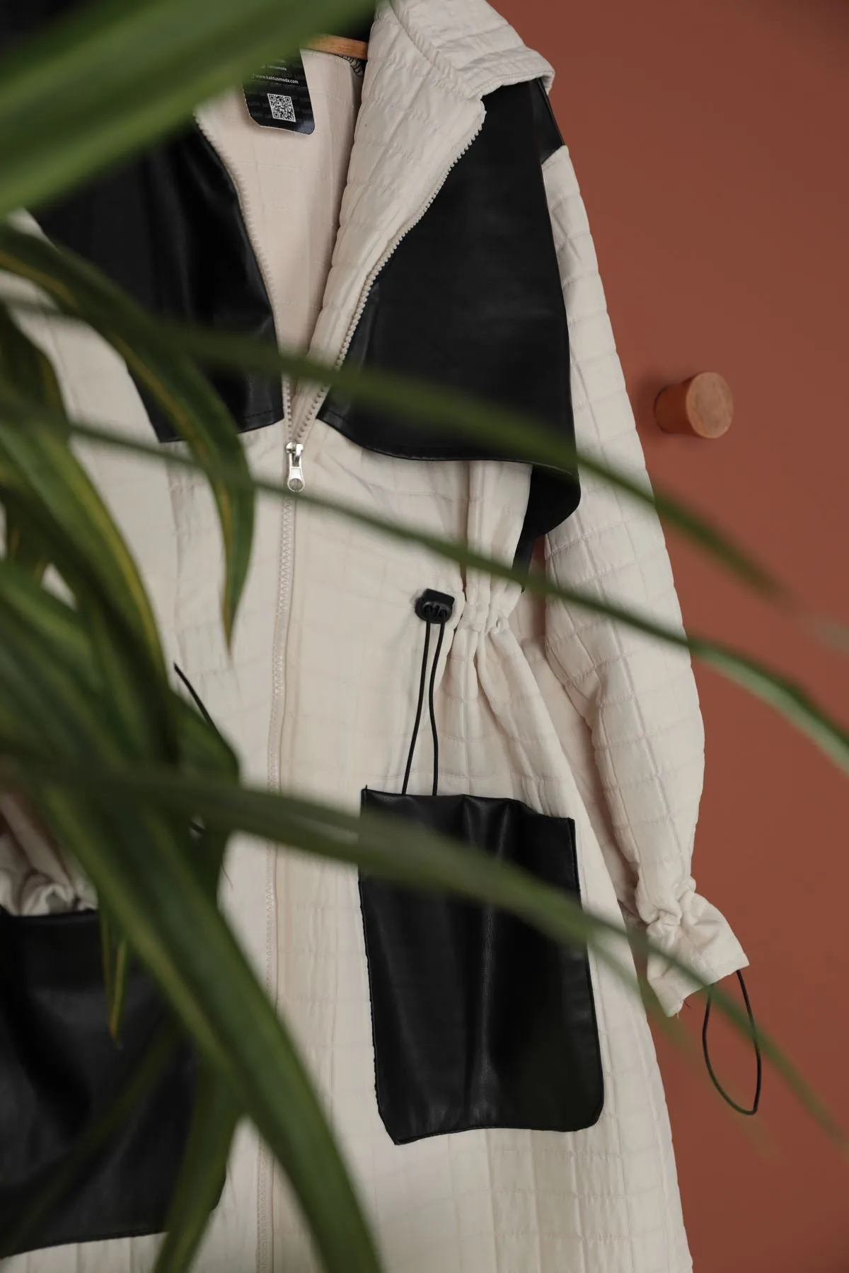 KKT Leather Fabric Jacquard Women's Trench Coat-Beige - Meppen