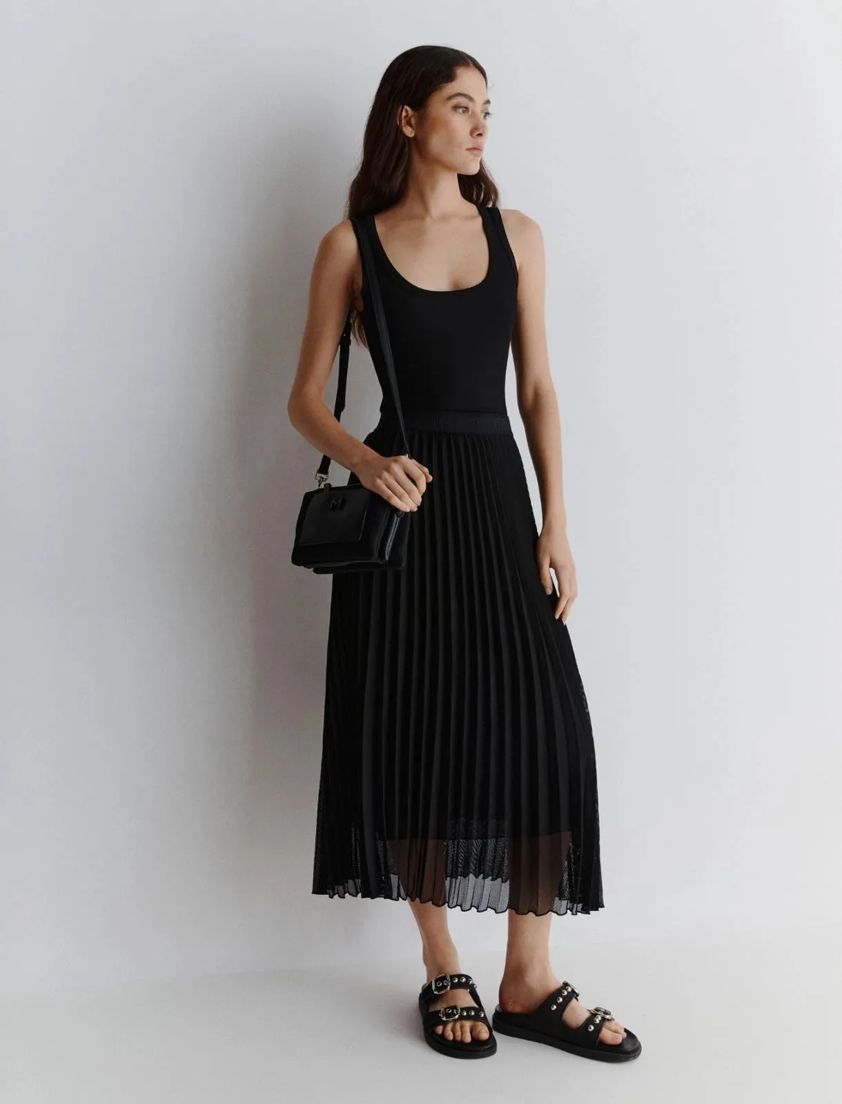 MRL-251310105 ACERBO BLACK PLEATED SKIRT