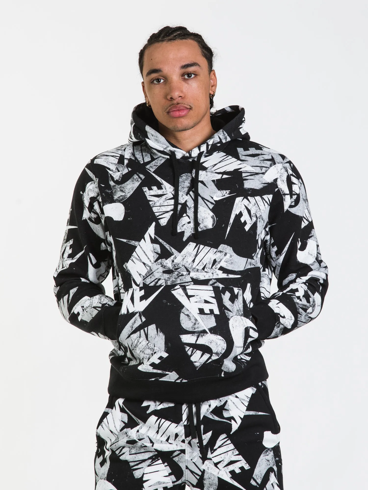 NIKE SPORTSWEAR ESSENTIALS  BASKETBALL HOODIE   - CLEARANCE